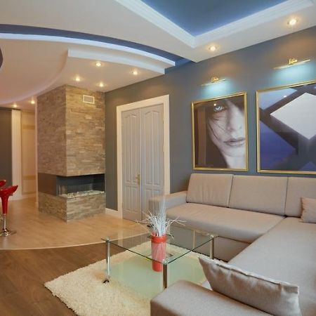 إلفيف Apartments On Prospekt Svobody 24 المظهر الخارجي الصورة